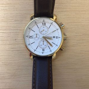 Men’s Fossil Watch with brown leather band needs new battery